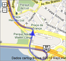 Logo após passar a ponte, entre na primeira saída a DIREITA para fazer o contorno e passar debaixo da ponte. No semáforo, entre a esquerda e continue pela Avenida Beira Mar Norte. Siga por aprox. 6km.